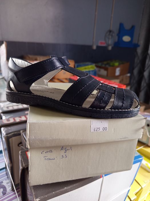 Grande lote de sapatos