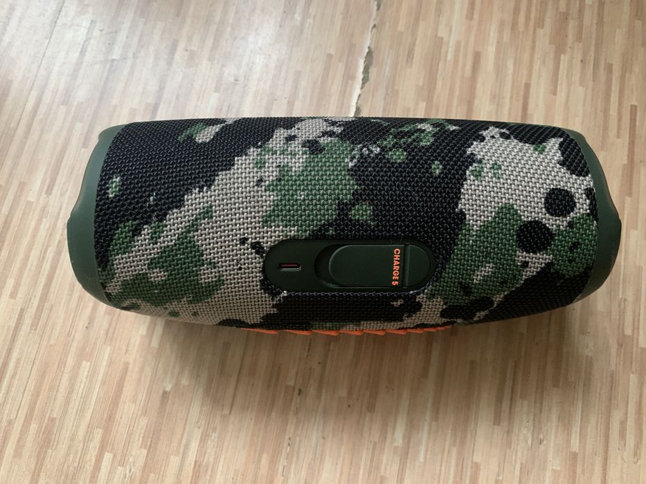 JBL 5 колонка проти водяна з повербанком