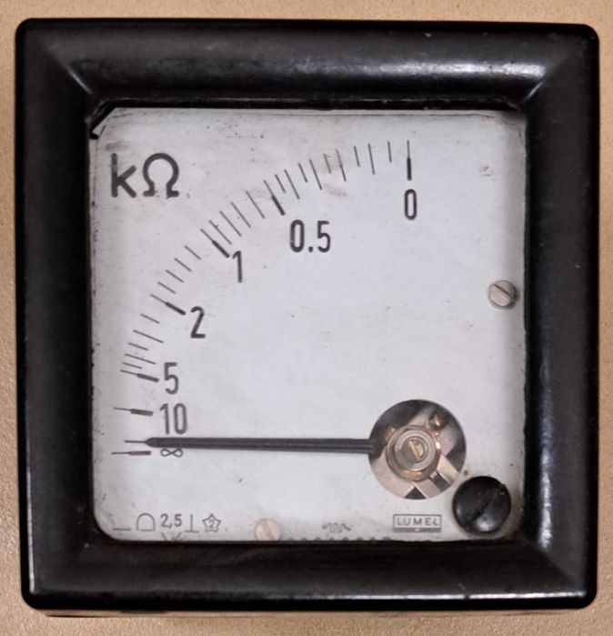 Kiloomomierz tablicowy Lumel M17 0-10kom, M17