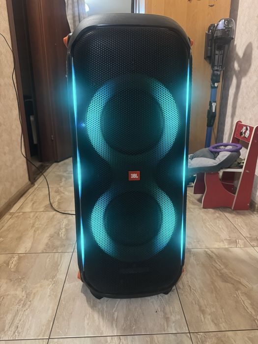 Портативна колонка Jbl PartyBox 710