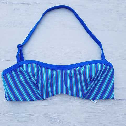 Biquini azul riscas