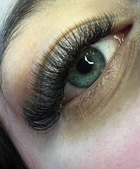 Нарощення вій **