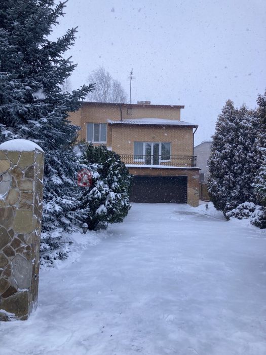 Продаж двоповерхового будинку с. Сонячне, вул. 8 Березня.