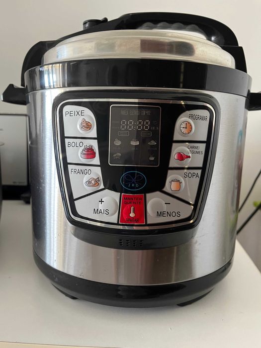 Panela elétrica programável, 6 litros, como nova, com livro de receitas
