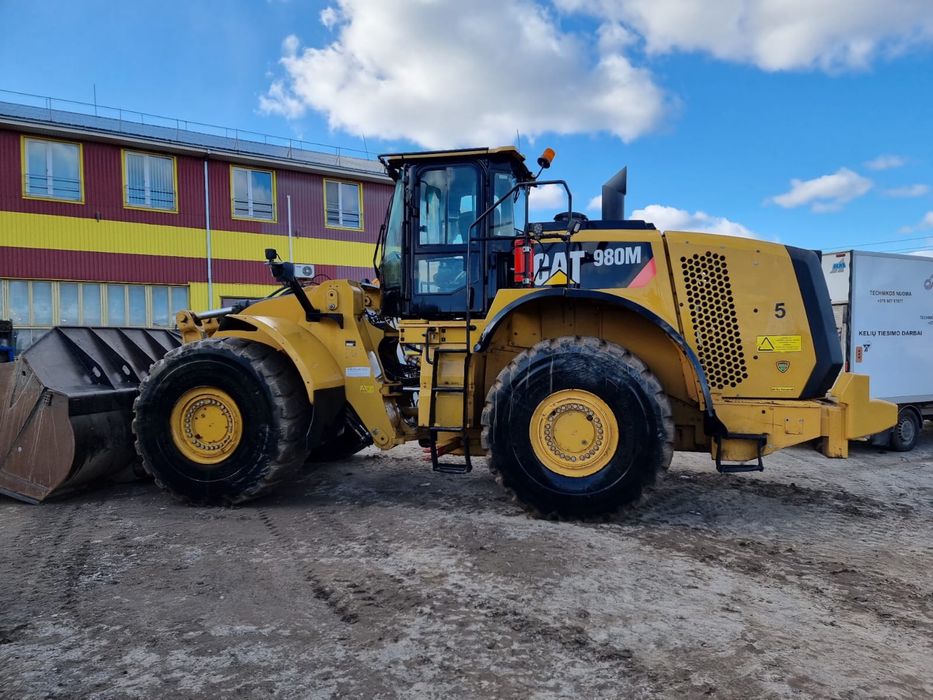 Продам фронтальный погрузчик Caterpillar 980 M