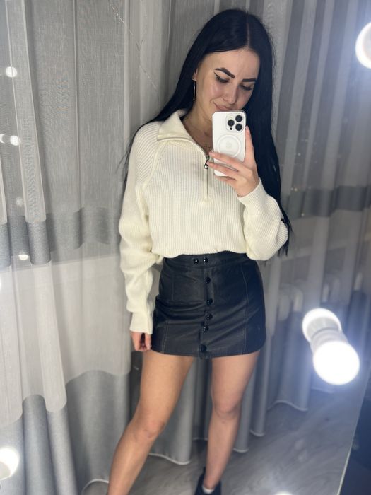 Білий( молочний) теплий светр