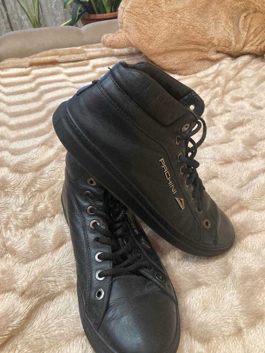 Полуботинки теплые кожа.