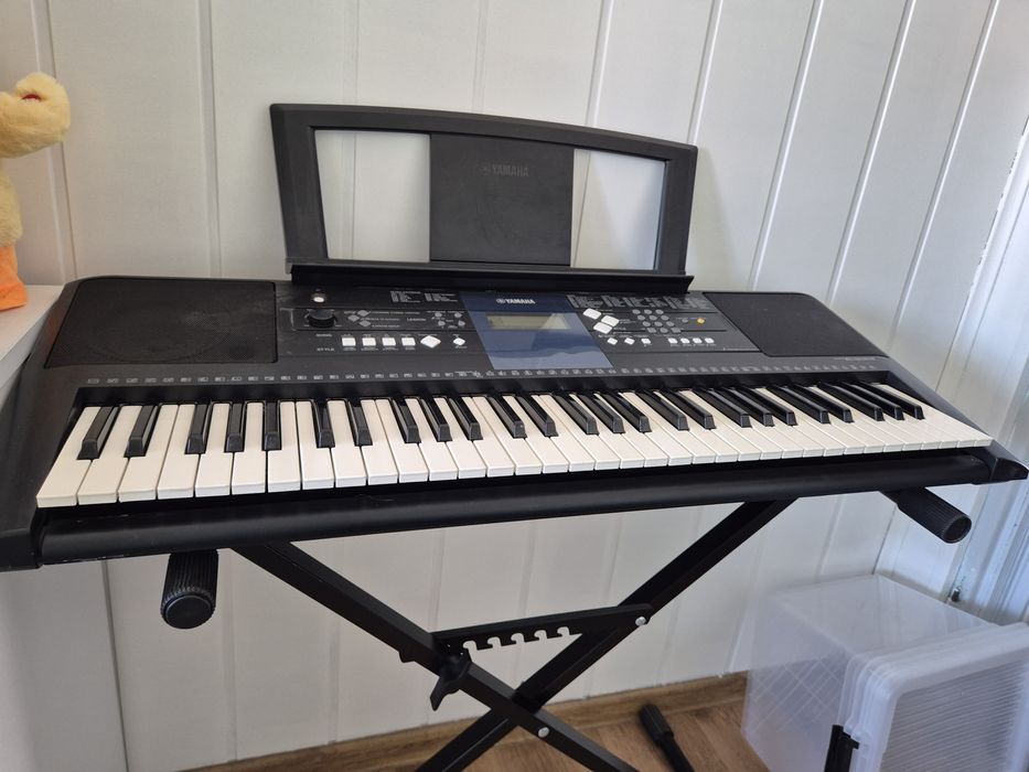 Keyboard Yamaha PSR E333