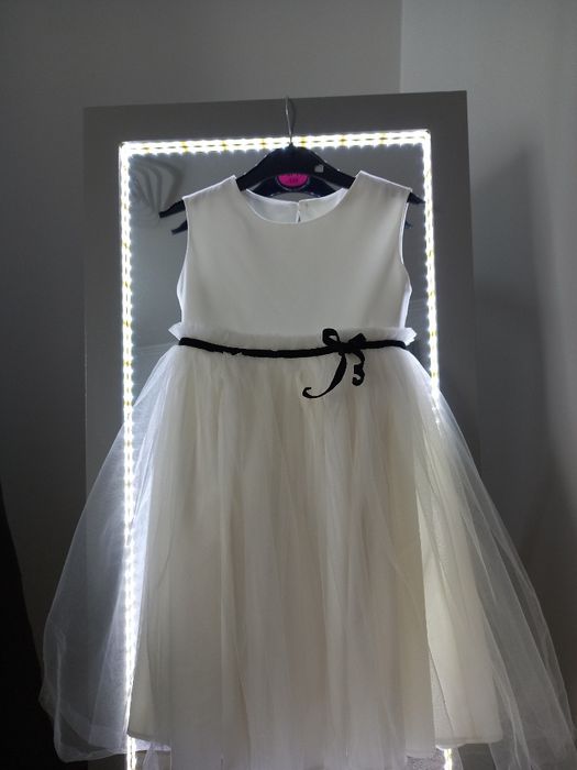 Нарядне плаття для дівчинки