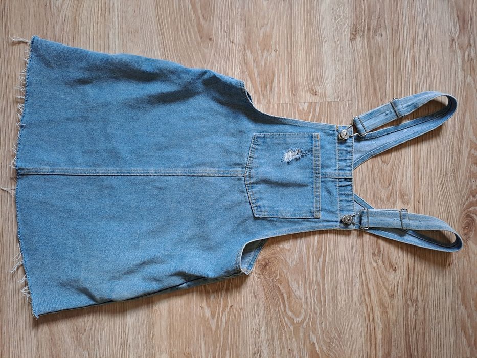 Jeansowa sukienka ogrodniczki