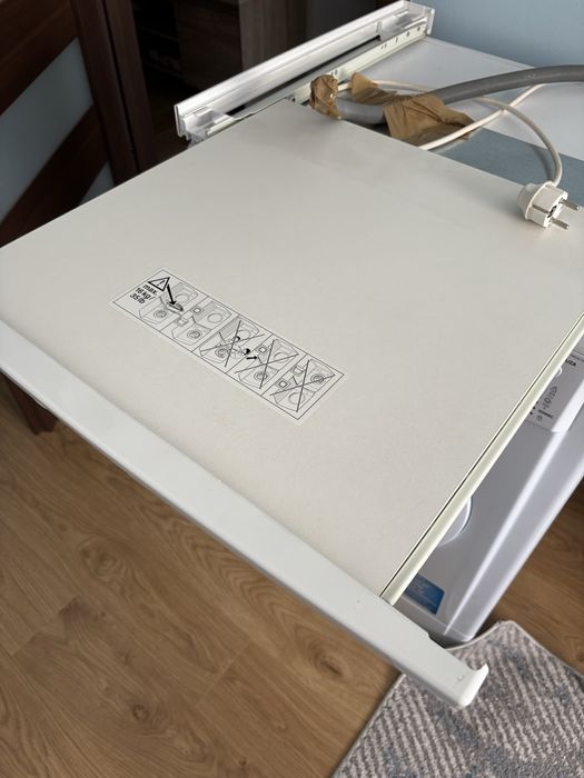 Łącznik pomiędzy pralką a suszarką