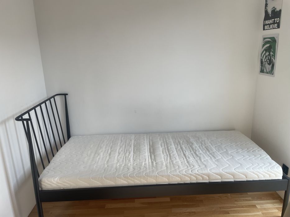 Łóżko 90x200 z materacem