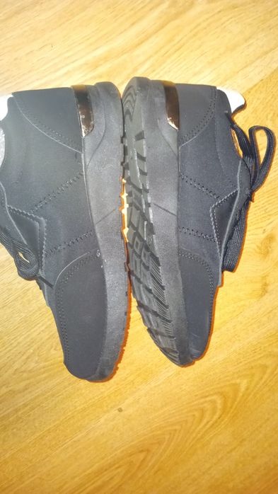 Buty damskie sportowe klasyczne