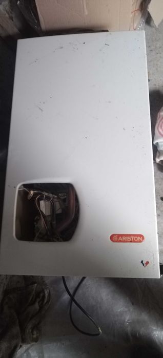 Ariston Uno24 турбований та димоходний на запчастини