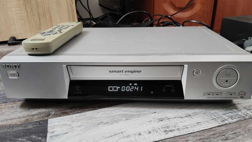 Odtwarzacz wideo Sony SLV SE610E z pilotem sprawny.