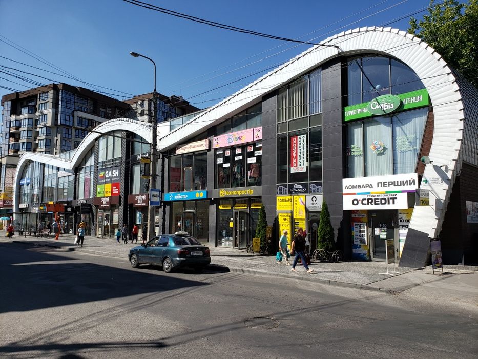 Комерційне приміщення Щептицького центральна зупинка Продаж