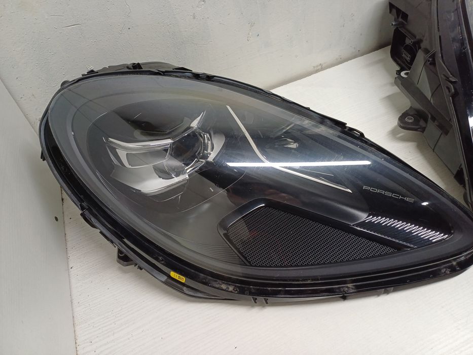 Фара Porsche Macan 2019+ фары левая правая USA