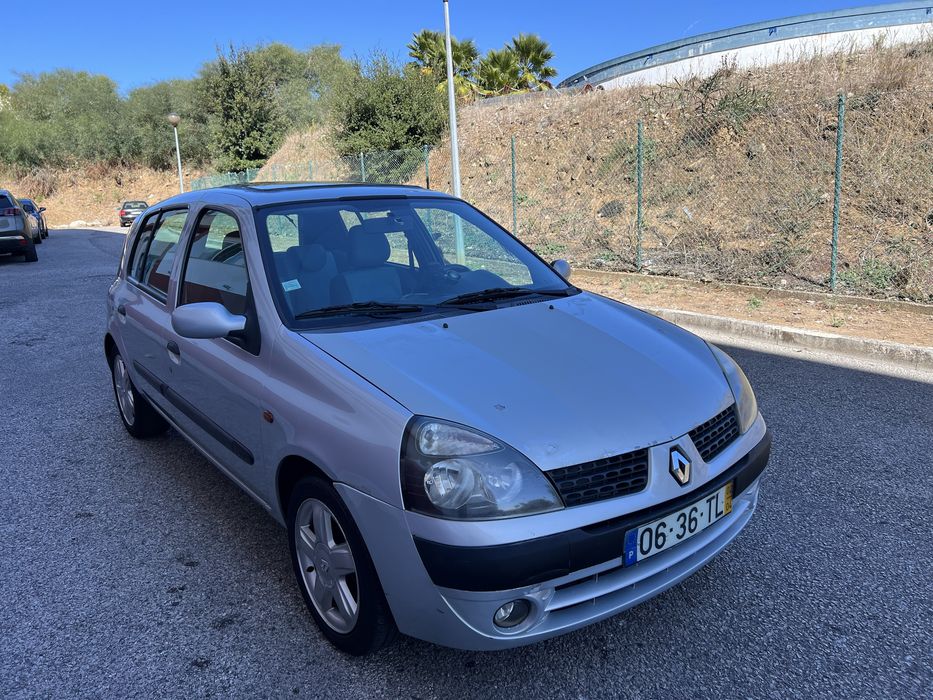 Renault clio 2002 — photo 2