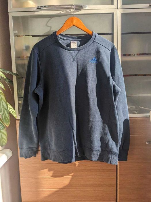 Adidas світшот чоловічий розміру M в відмінному стані