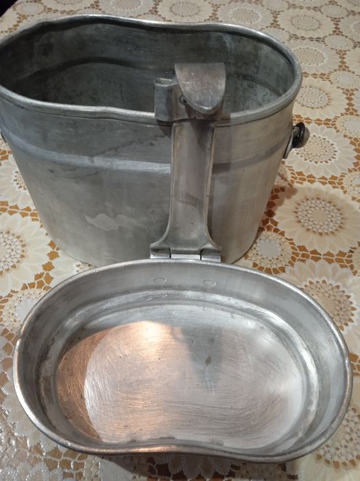 Котелок армійський,алюмінієвий.