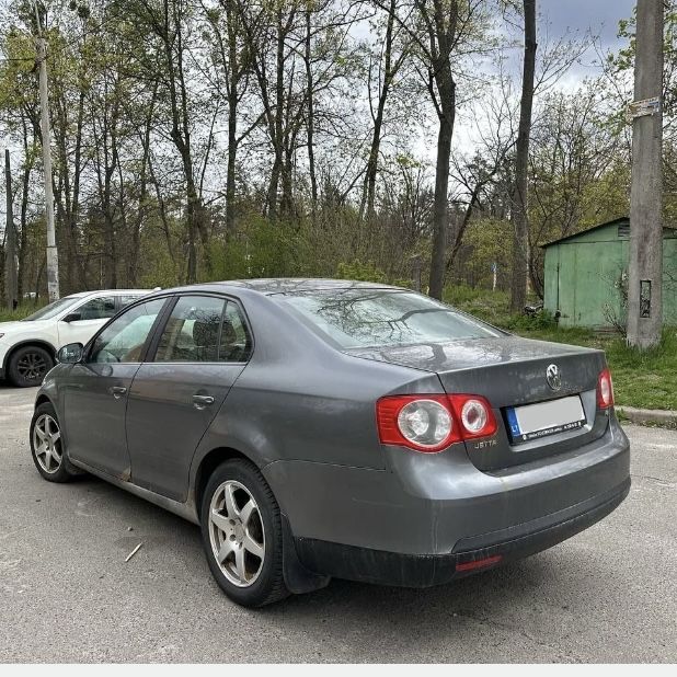 Обменяю Volkswagen jetta 5 2006 1.6