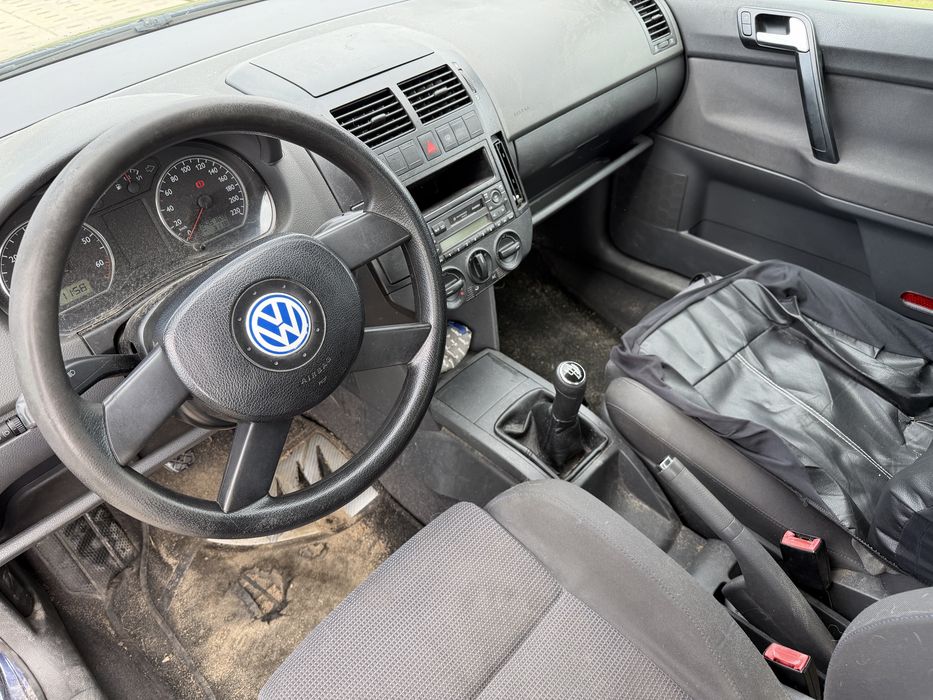 Vw polo 1.4 mpi 75 km 5 drzwi  klima  wapomaganie radio el szyby el lusterka