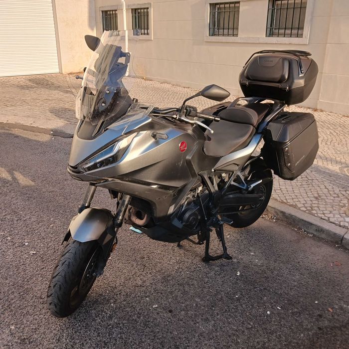 Honda NT1100, ano 2022