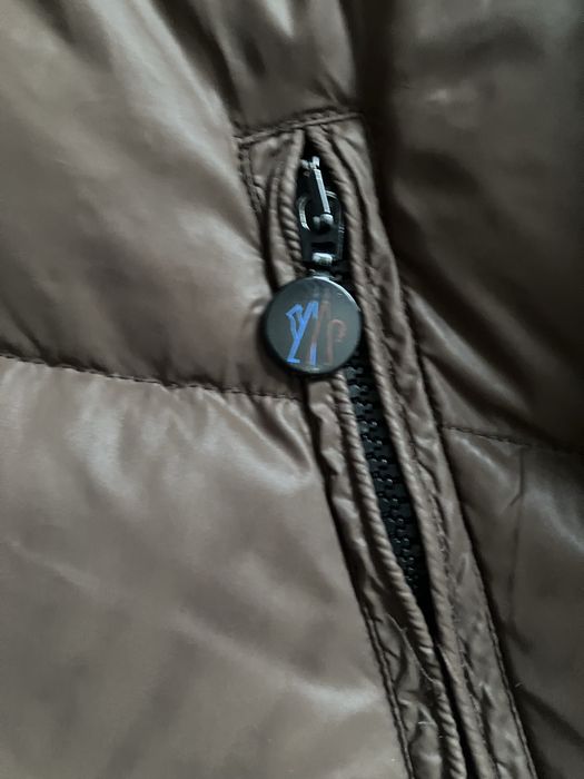 Пальто Moncler пуховик