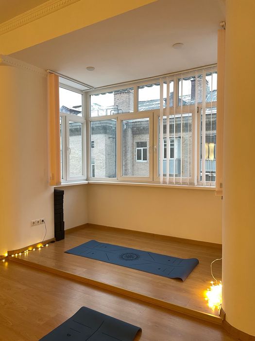 3 хв від метро Оренда світла студія зал погодинно центр йога танці