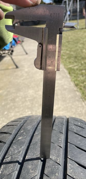 Opony letnie 235/55 R 18 bridgestone