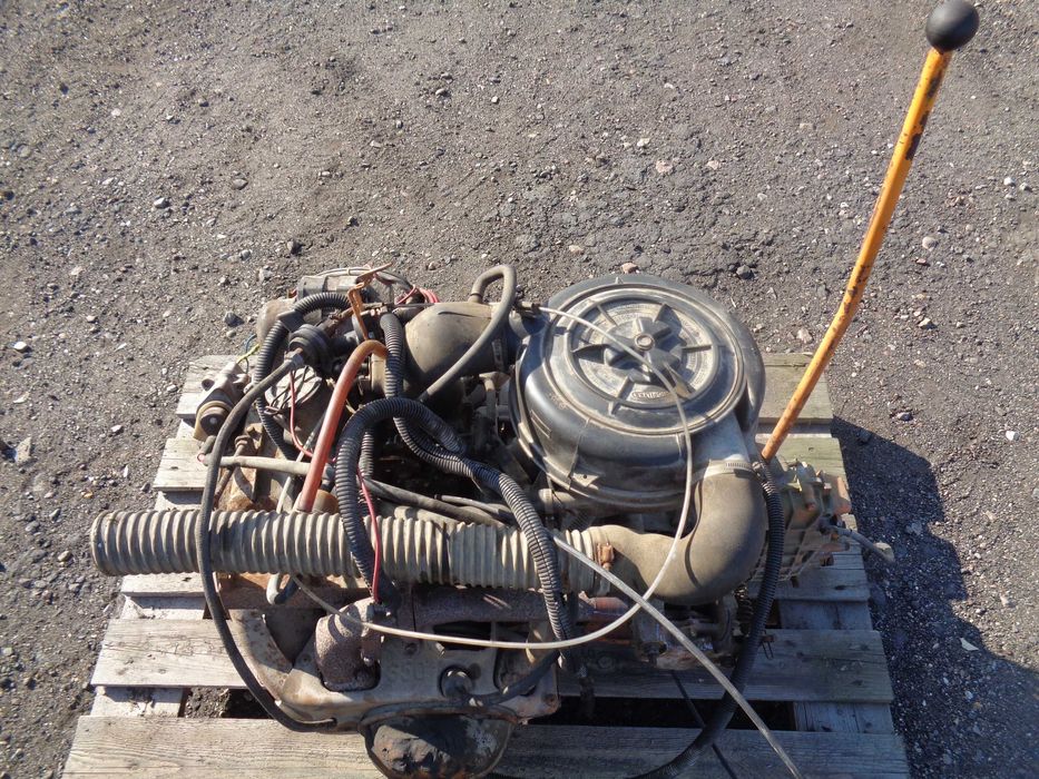 Silnik Citroen 2CV 2-cylindrowy Boxer 650 cm3 ze skrzynią biegów