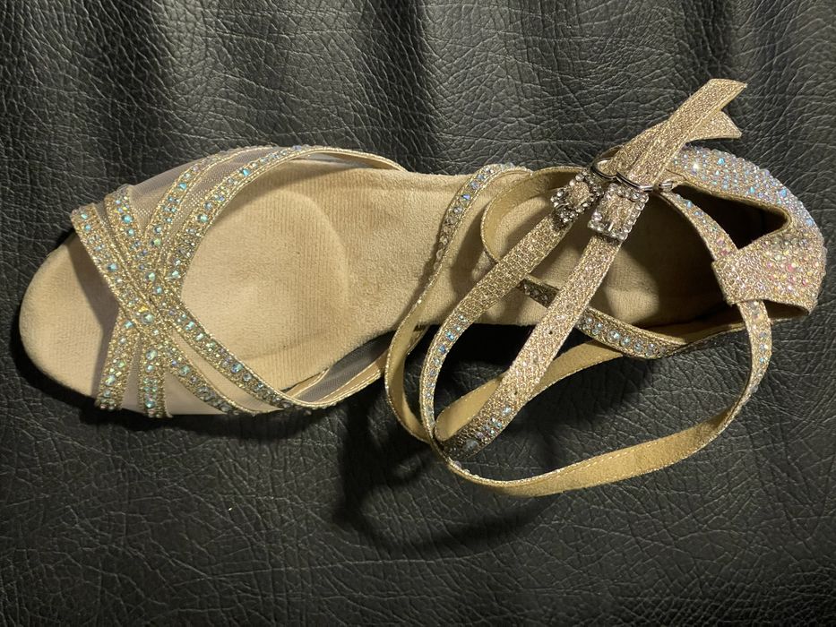 Туфлі танцювальні з камінцями