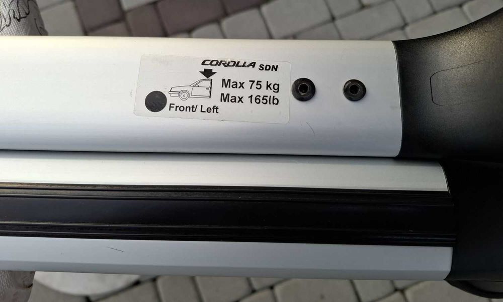Oryginalny Bagażnik Dachowy Toyota Corolla E15 Belki Poprzeczki Thule