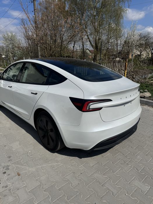 Tesla Model 3 Highland