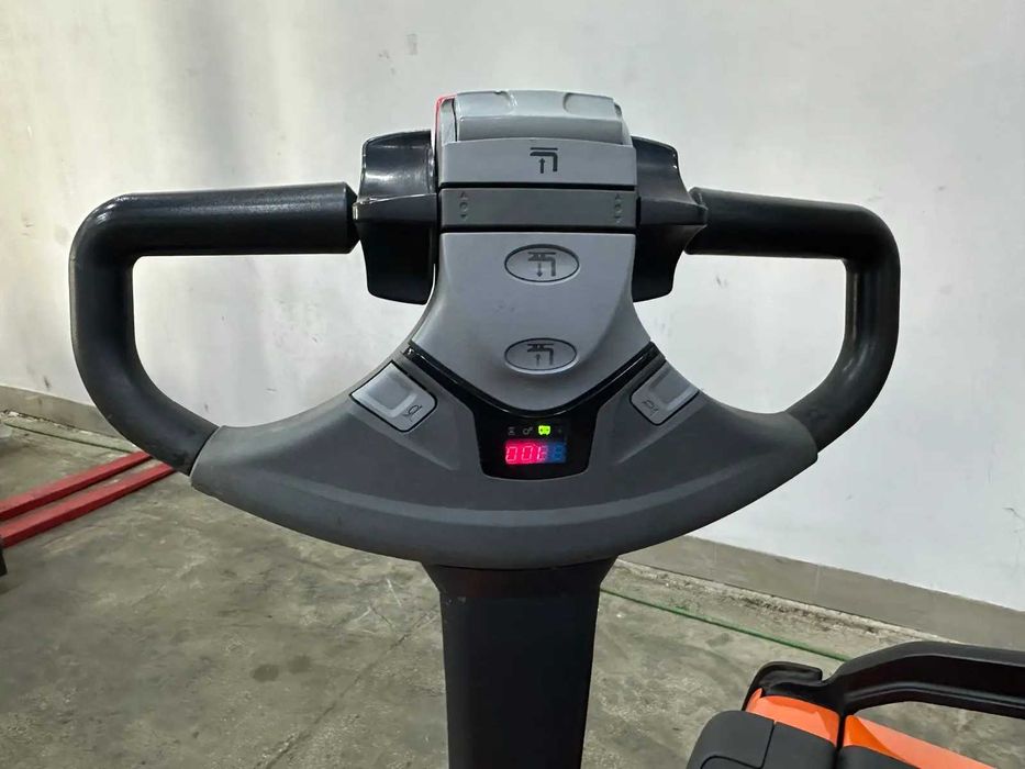 Toyota BT SWE-160 Електричний штабелер
