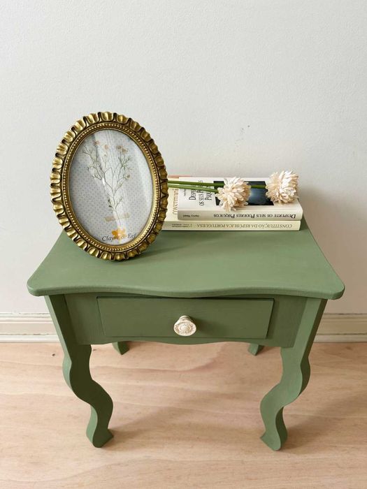 Mesa de cabeceira verde restaurada com envio gratuito ou em mão