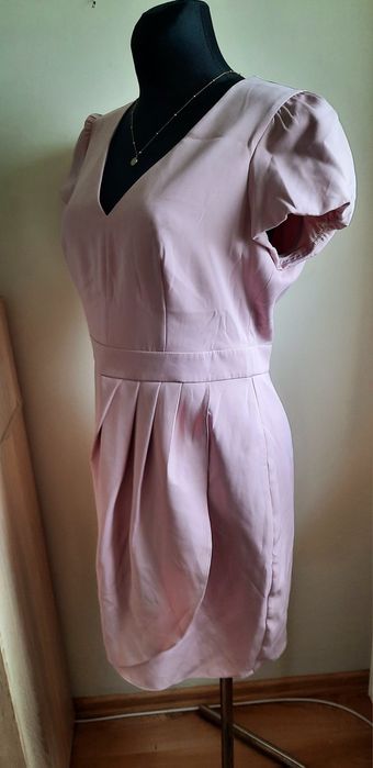 Krótka dopasowana sukienka jasny róż