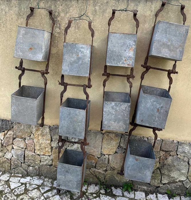 conjunto de Alcatruzes ou baldes metálicos zincados, antiguidades