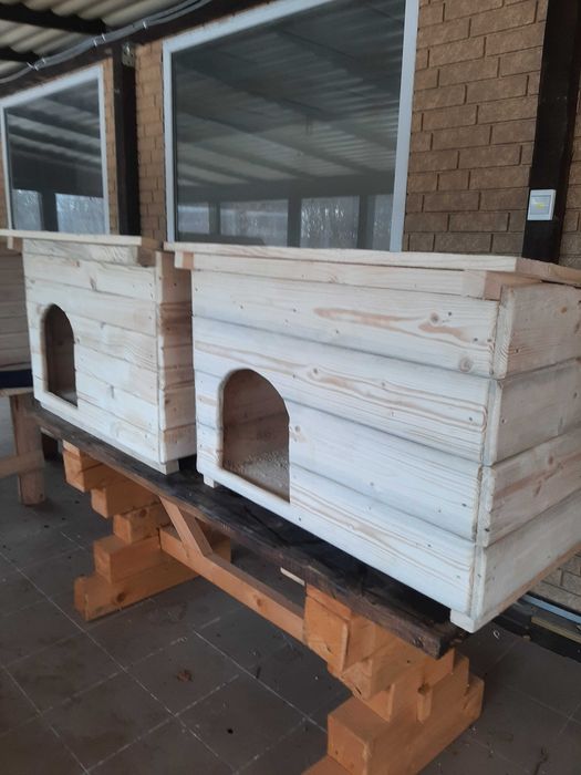 Будки для собак.