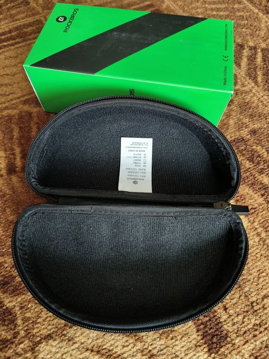 Rockbros Pokrowiec Etui na Okulary Sportowe Karabińczyk dł.18cm sz.9cm