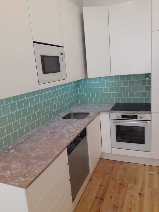 Empresa Melhoria 100 limites UNIP Ltda const, quer renovar a sua casa? Nós fazemos tudo, remodelação completa, pinturas, canalização, cozinha e wc