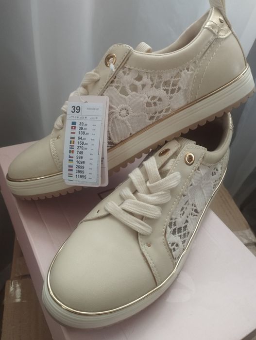 Buty półbuty nowe 39