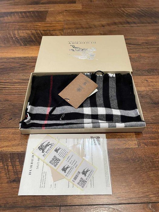 Шарф Burberry чорний