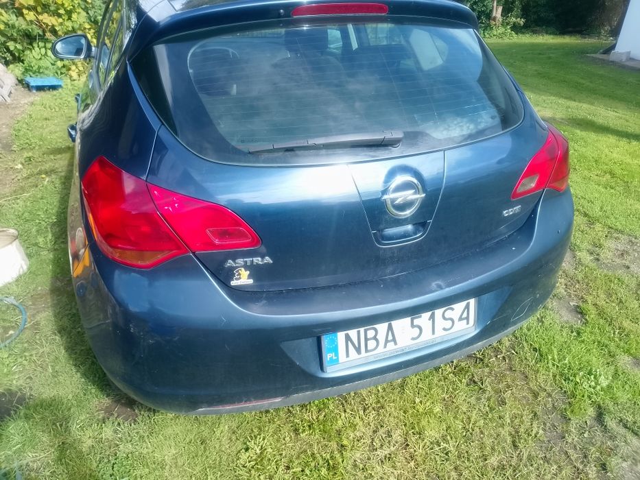 Opel  Astra  J 1.7 CDTI