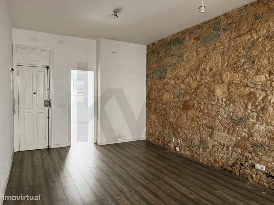 Apartamento T1 com pátio para arrendamento | PENHA DE FRANÇA