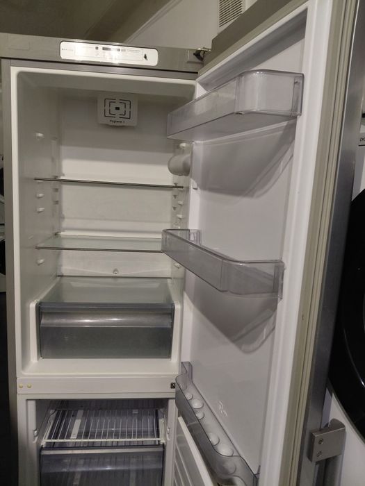 Холодильник Bauknecht