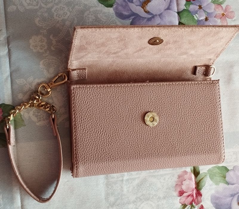 Etui na telefon pudrowy róż