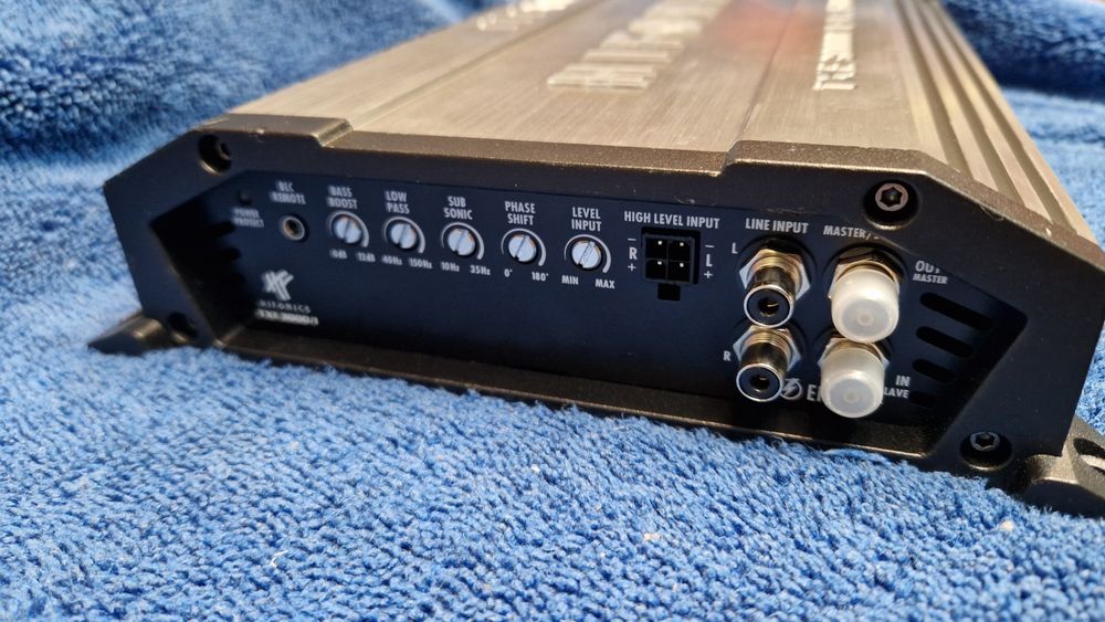 Wzmacniacz Hifonics Zeus TXE3000 monoblock klasa D