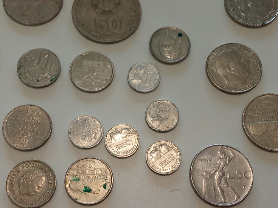 Moedas antigas várias de 1968 a 2011
