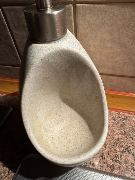 Dozownik na plyn do naczyń